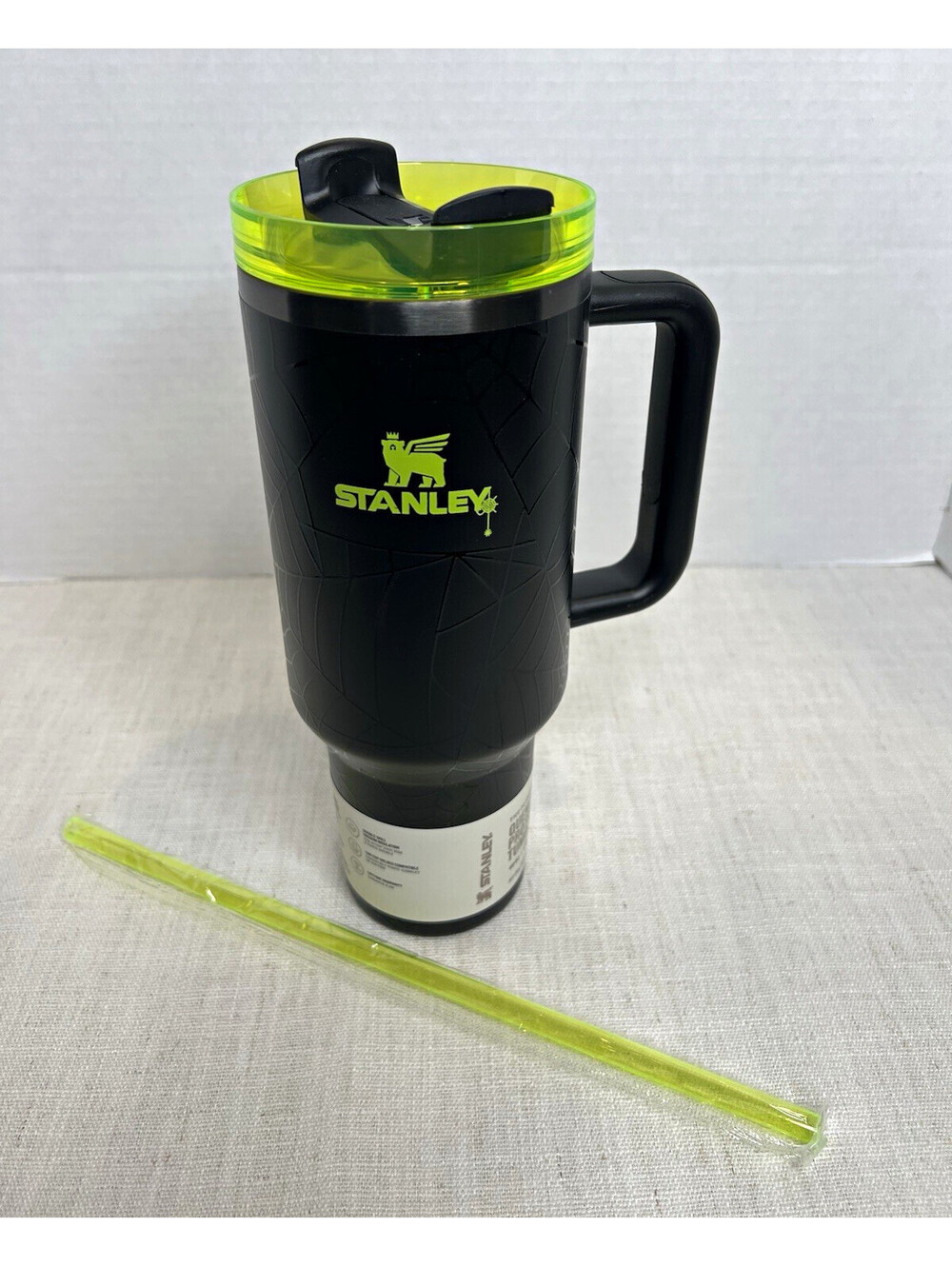 Stanley Quencher H2.0 40 oz Black/Green Spiderweb Tumbler Handle Straw
